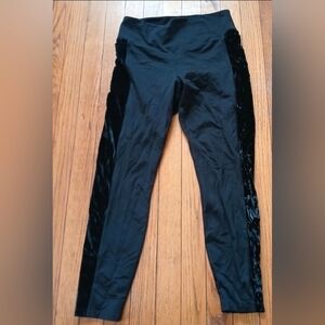 Victoria's Secret Pink Cozy - Women's Black w/Velvet Design Medium Leggings